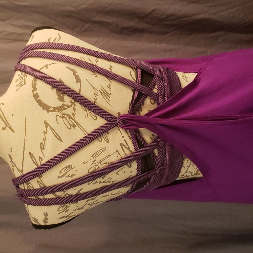 Lululemon criss cross strappy back purple tanktop